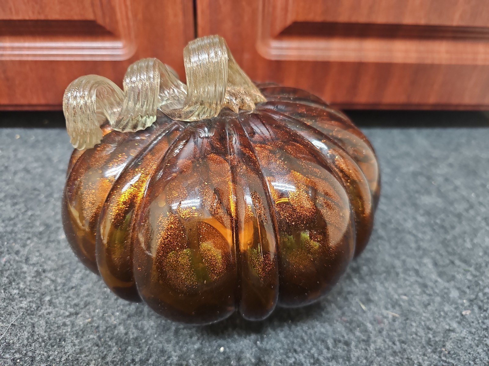Amber Crackle Art Glass Decorative Pumpkin with Curly Stem KOHLS 8″ LIGHTED