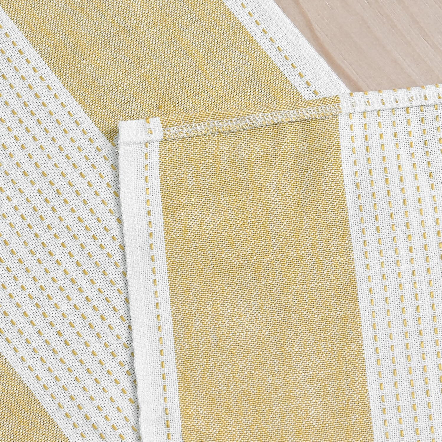 Light Yellow Farmhouse Rustic Table Runner，13X72 Inch Seasonal Fabric Kitchen Di