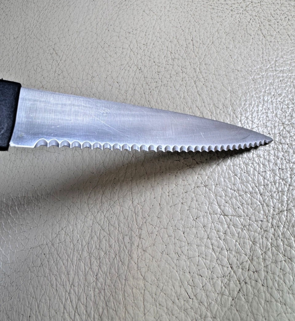 Wusthof Solingen Germany Silverpoint 4” Serrated Paring/Steak Knife #4052/10cm