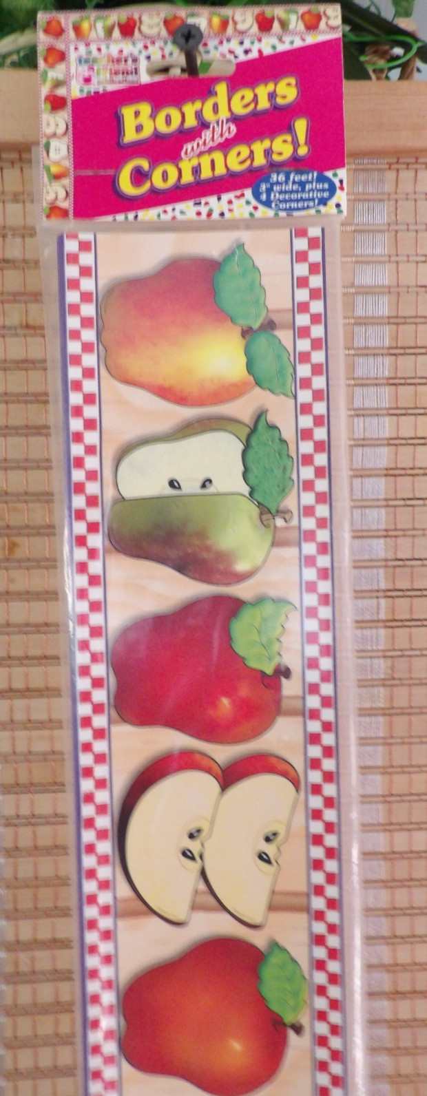 Teacher’s Friend Country Apple Bulletin Board Border w/ Corners 3″ x 36′