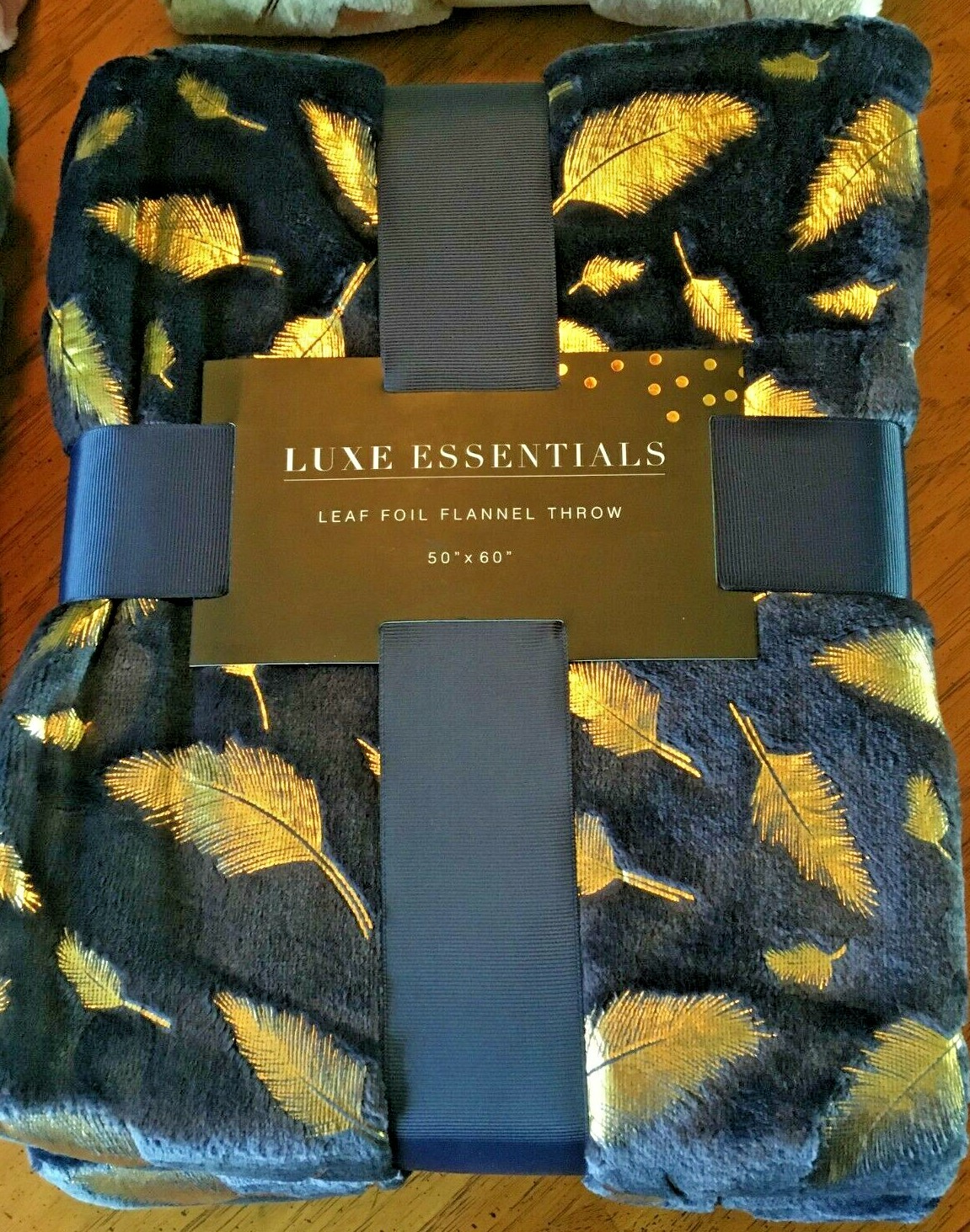 Luxe Essentials Metallic Leaf Throw Blanket Tan Navy /Gold Pink Blue /Silver NEW