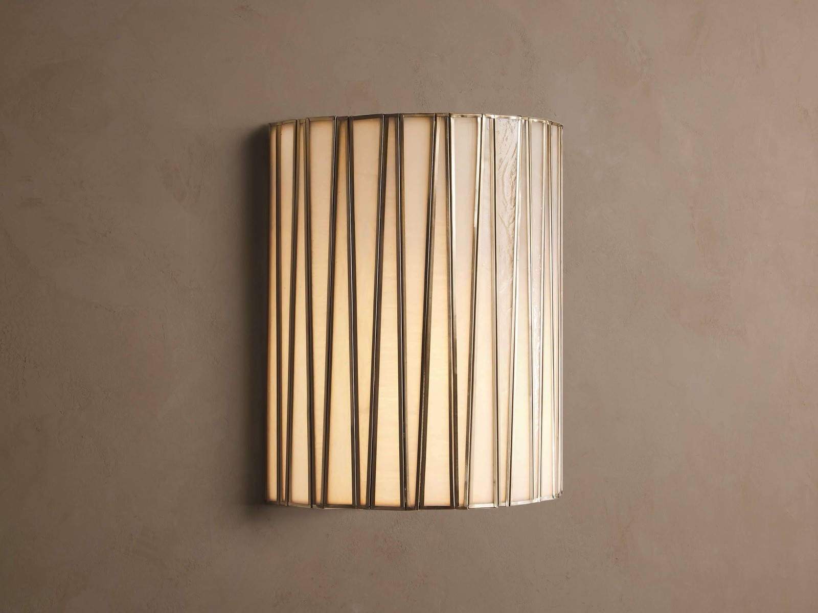 Brand New Arhaus Jeunet Wall Sconce Light – Elegant White & Brass Finish