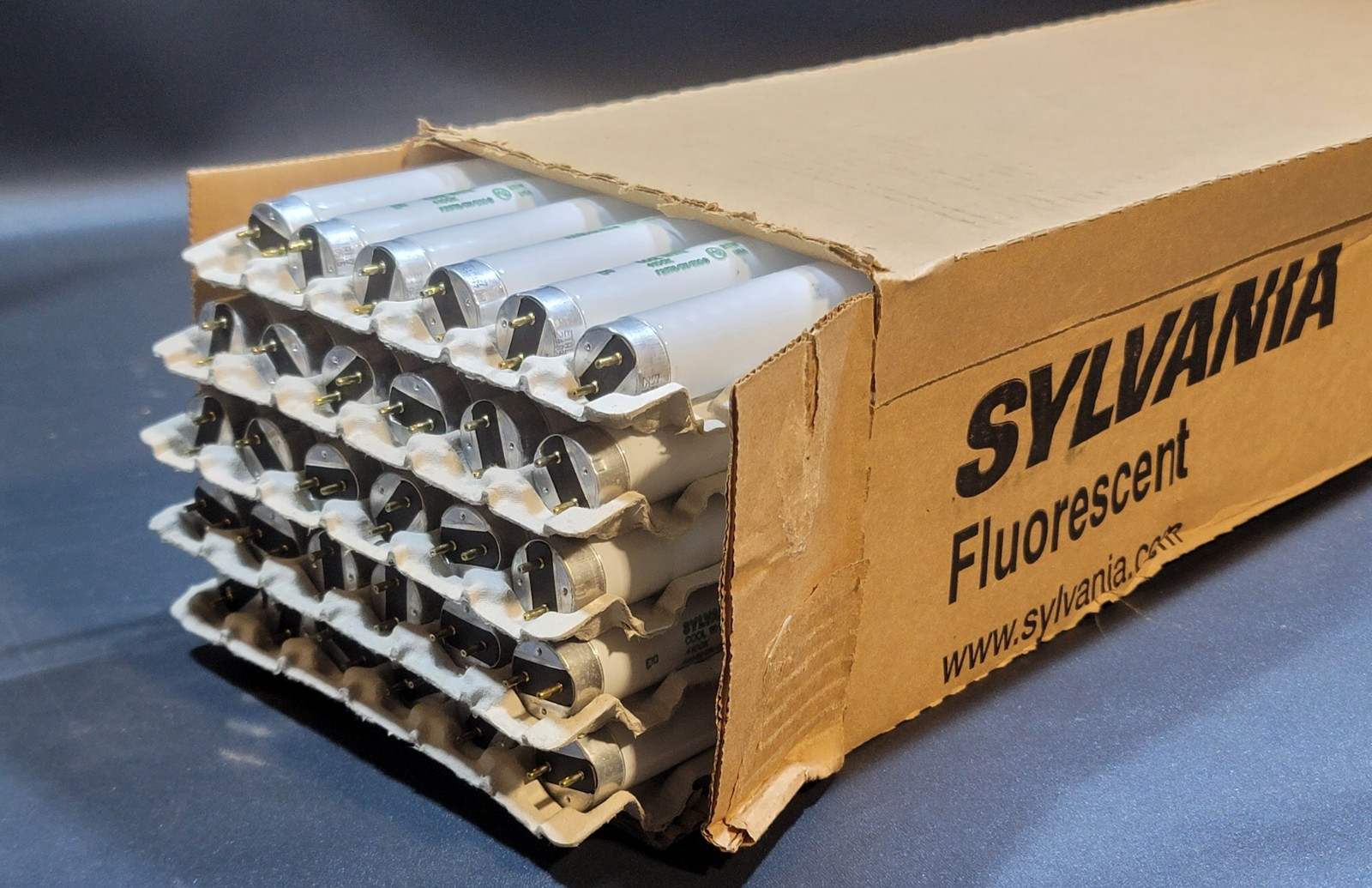 Sylvania F25T8 36″ 25W Linear T8 Fluorescent Bulbs (Lot of 1, 30 Pack)