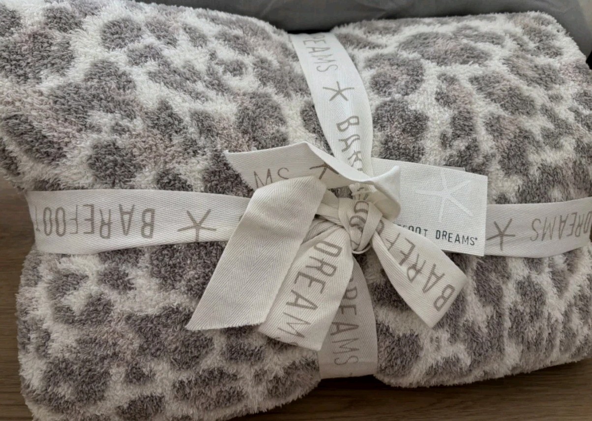 Barefoot Dreams CC Micro Leopard Sandstone Throw 45×60 NWT MSRP $168 ONLY $68