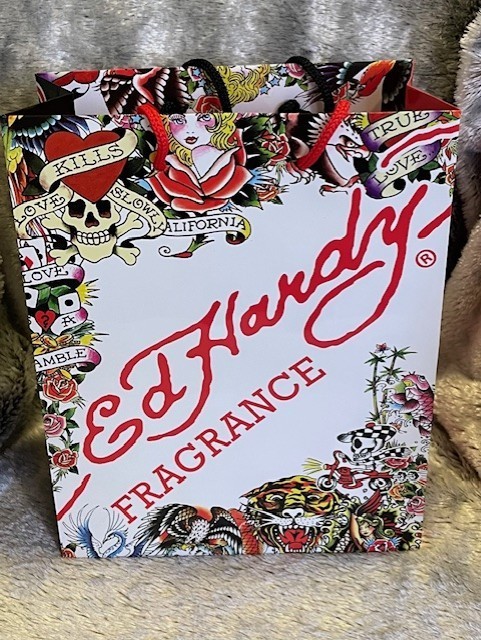 Ed Hardy 10x8x4 paper gift bags with graphics & red with black handles