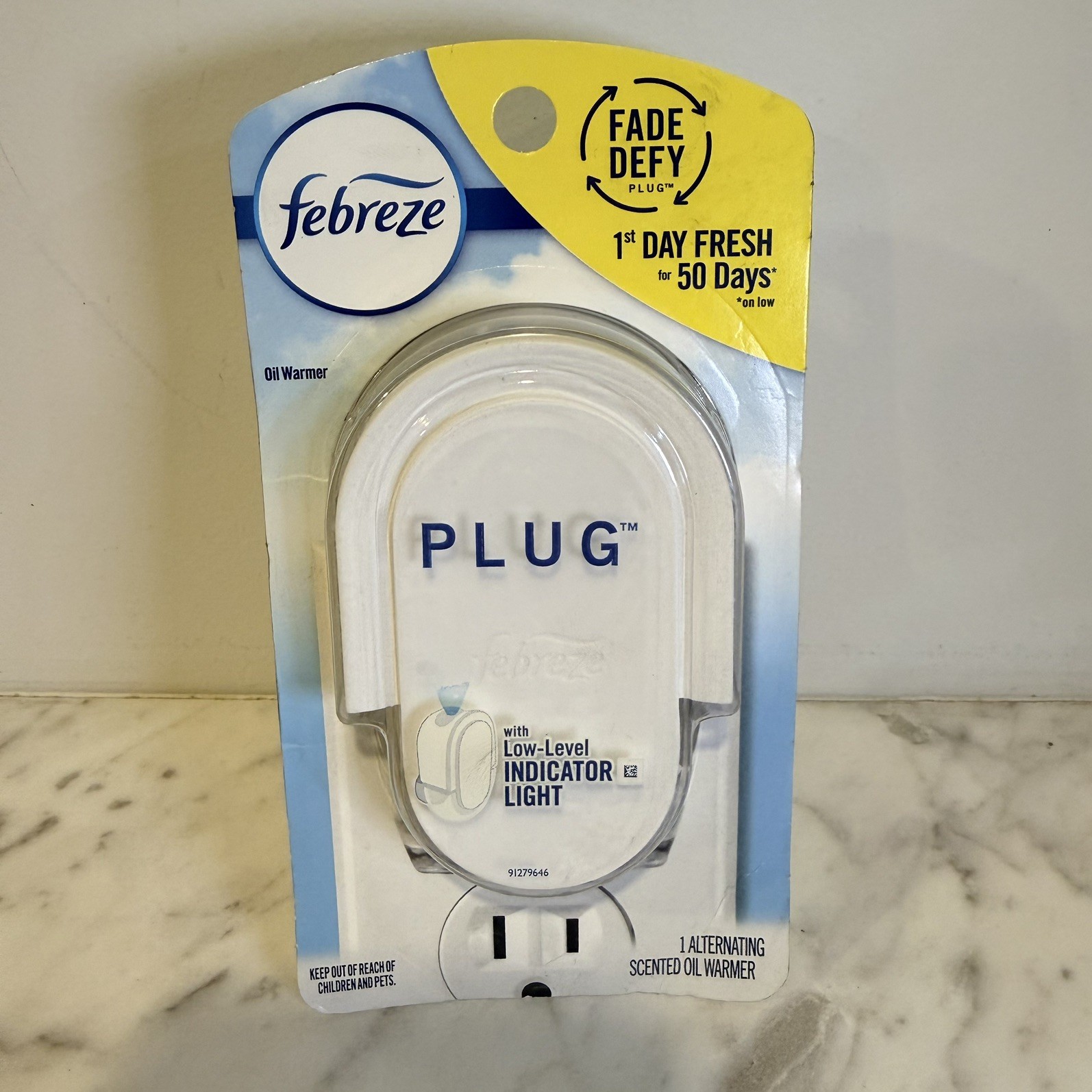 Febreze Plug Starter Kit 1 Count (Pack of 1), Off White