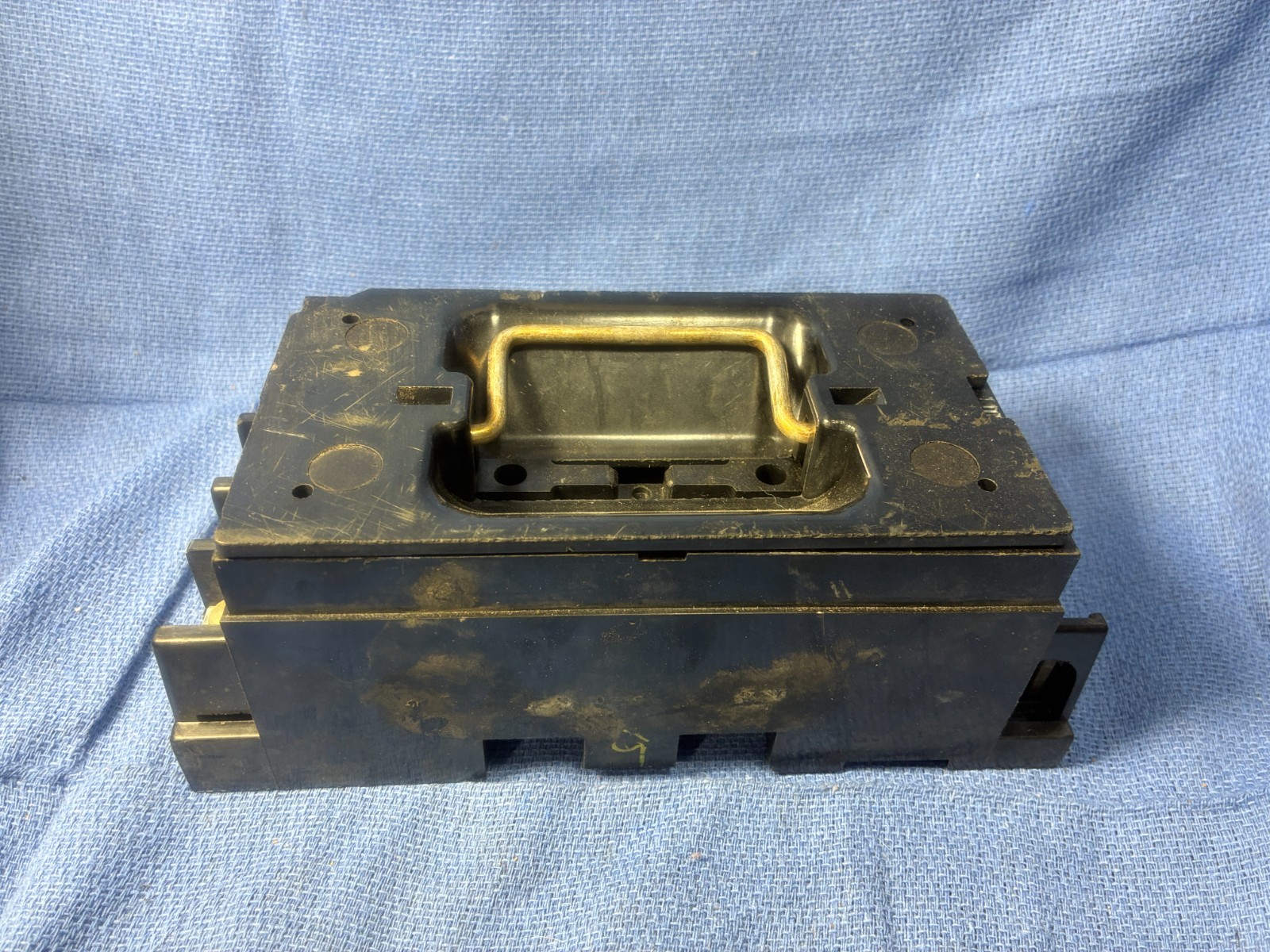 SQUARE D FSP 100 AMP MAIN PANEL FUSE PULL-OUT AND BASE.
