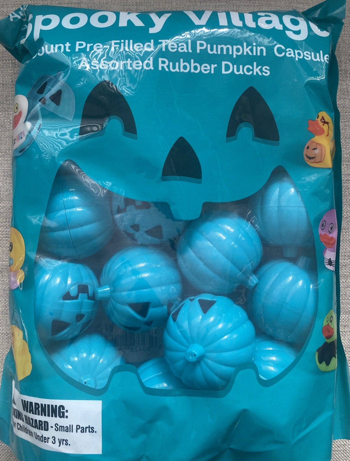 Spooky Village 18ct Pre-filled Pumpkin Capsules With Rubber Ducks
