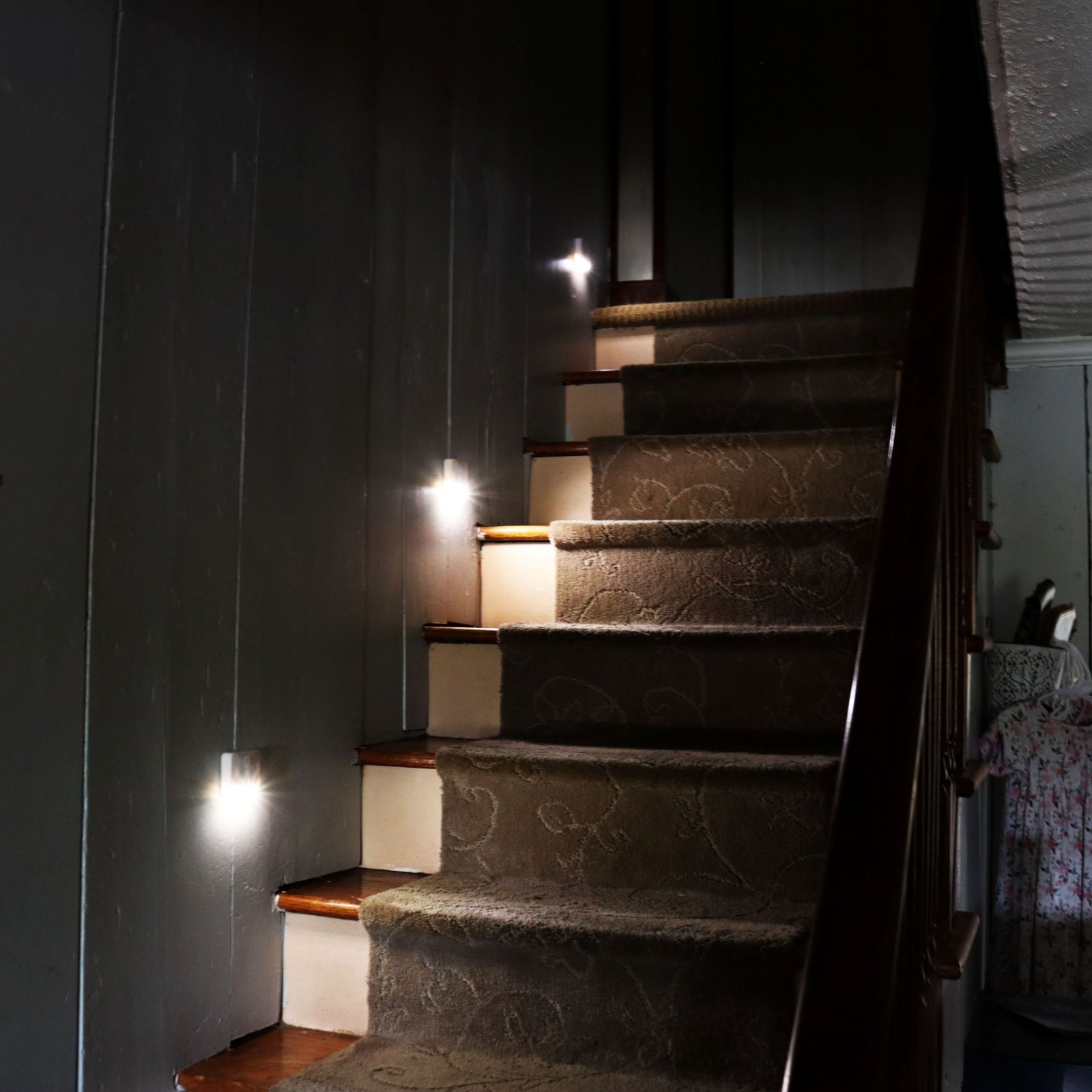 4 Pack- Sensor Brite Peel & Stick Wireless Motion-Activated LED Path/Step Lights