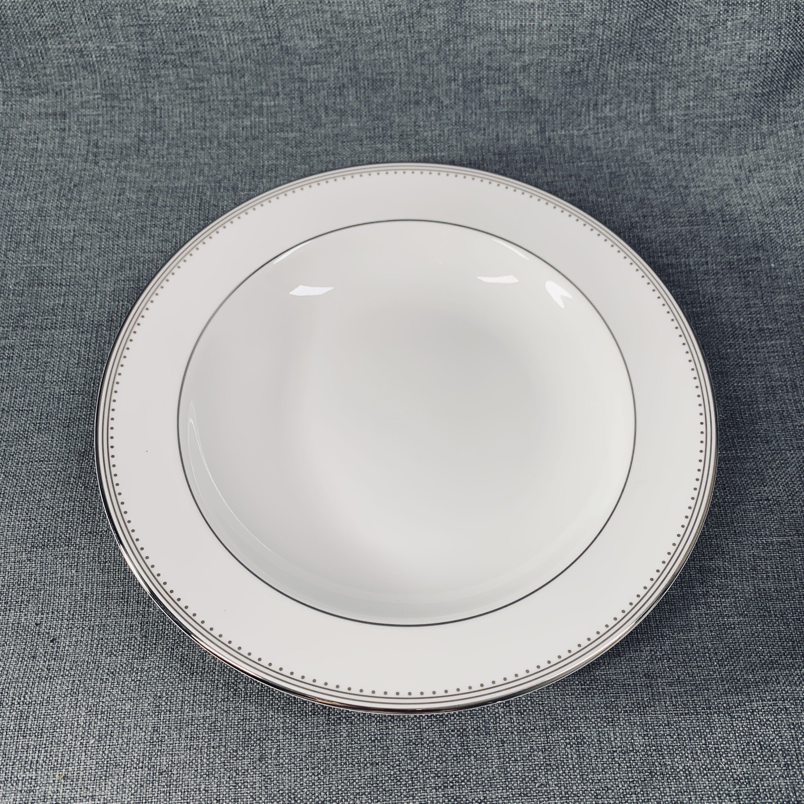 Vera Wang Grosgrain Wedgwood Moderne Rimmed Soup Plate VWGSGN 23cm/9in