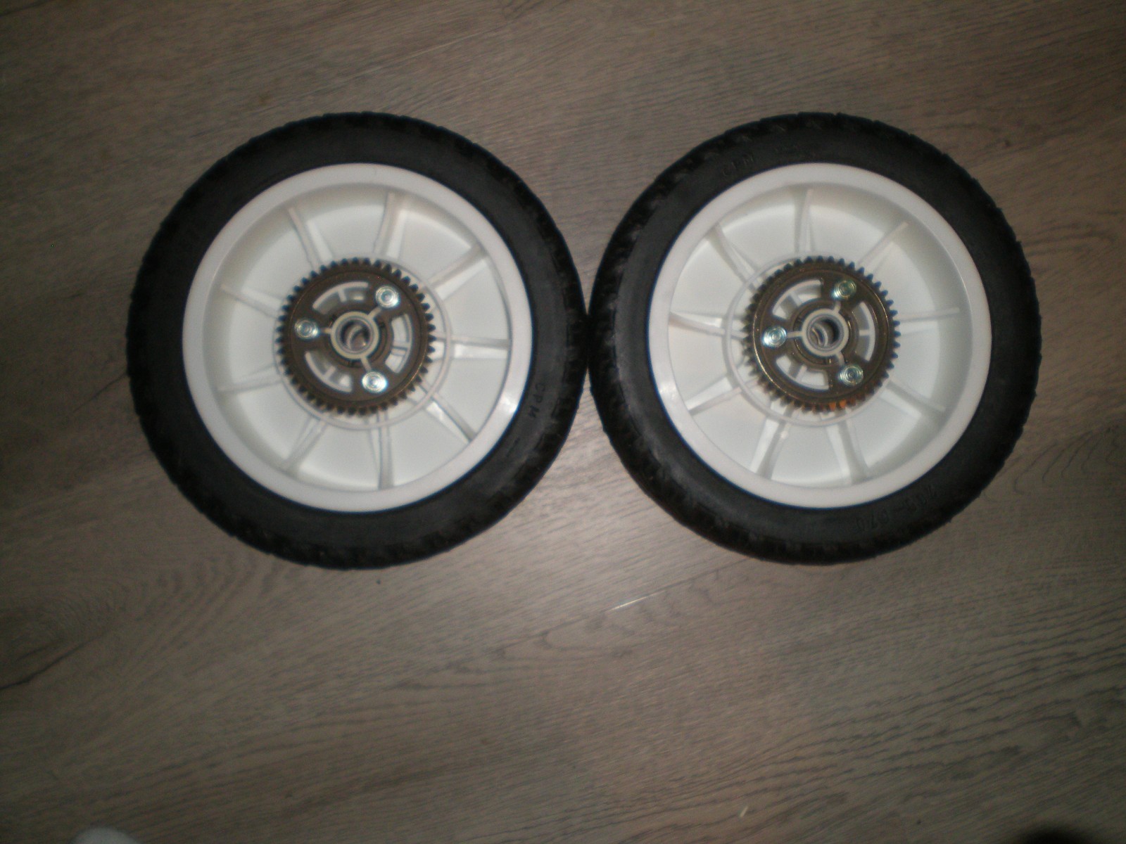 LAWN BOY SILVER SERIES LAWNMOWER WHEELS replaces PART # 92-1042 (SET OF 2)