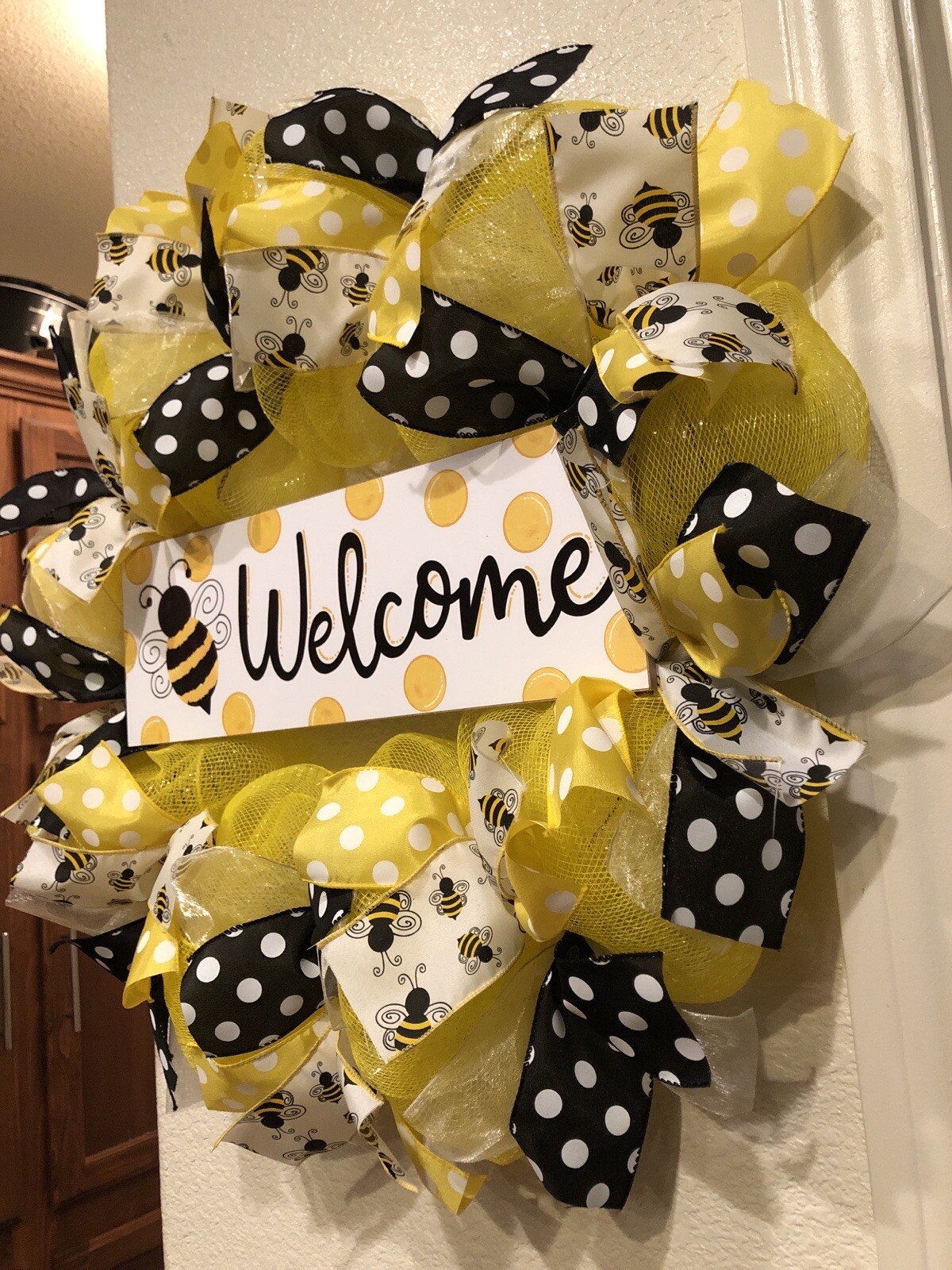 YELLOW Deco Mesh BUMBLE BEE 🐝 Year Round WELCOME Wreath 24″ x 24″ CUTE!