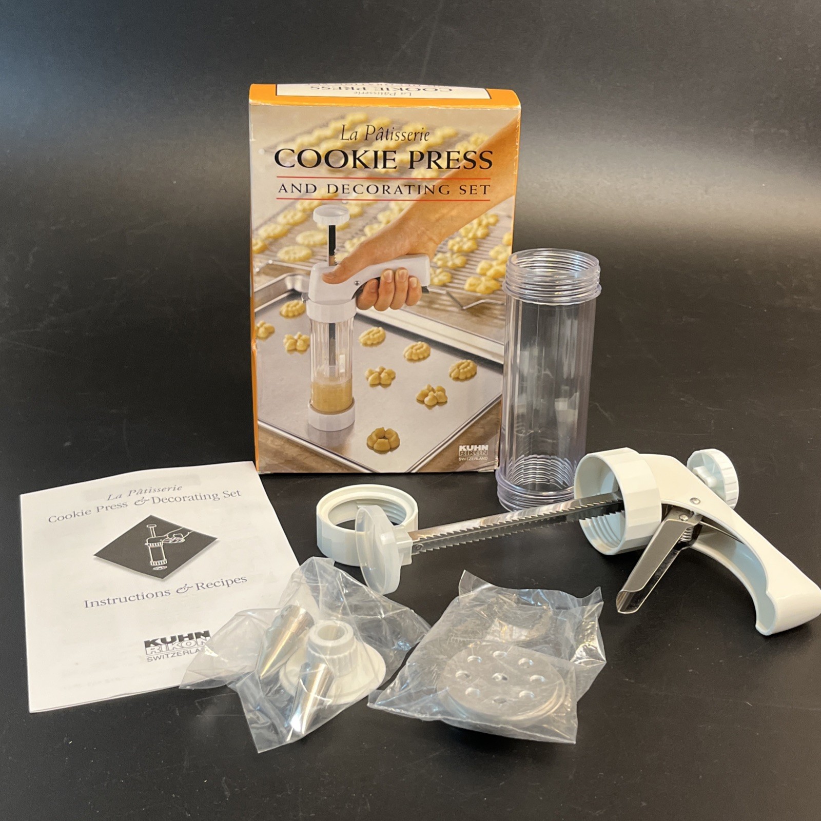 Kuhn Rikon Cookie Press & Decorating Set 6 Tips 20 Unique Discs Christmas NEW