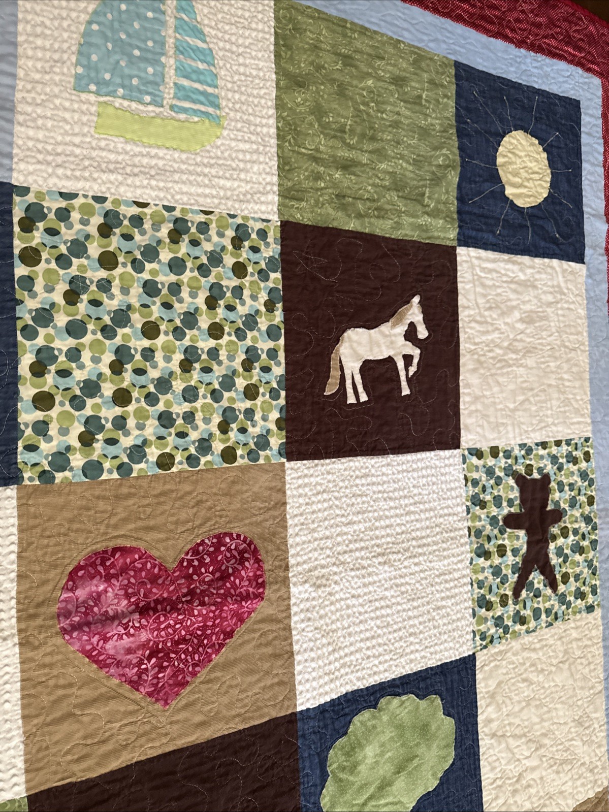 Vintage Handmade Patchwork Appliqué Unisex Baby Nursery Crib Quilt Textured