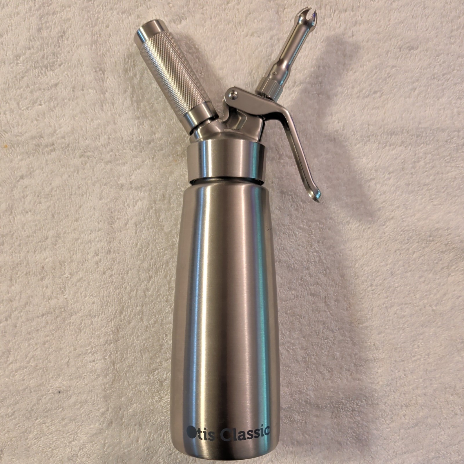 Otis Classic 304 Stainless Steel Whipped Cream Dispenser, 500ml w/ 1 Decorati…