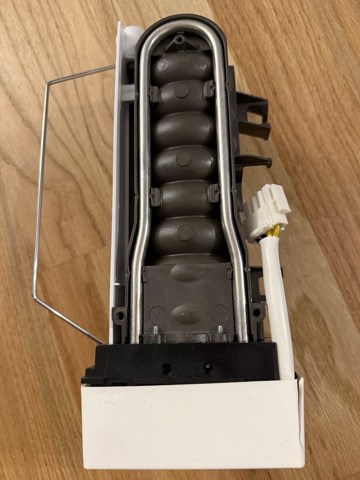 Whirlpool Refrigerator Ice Maker Assembly WPW10300022 Damaged