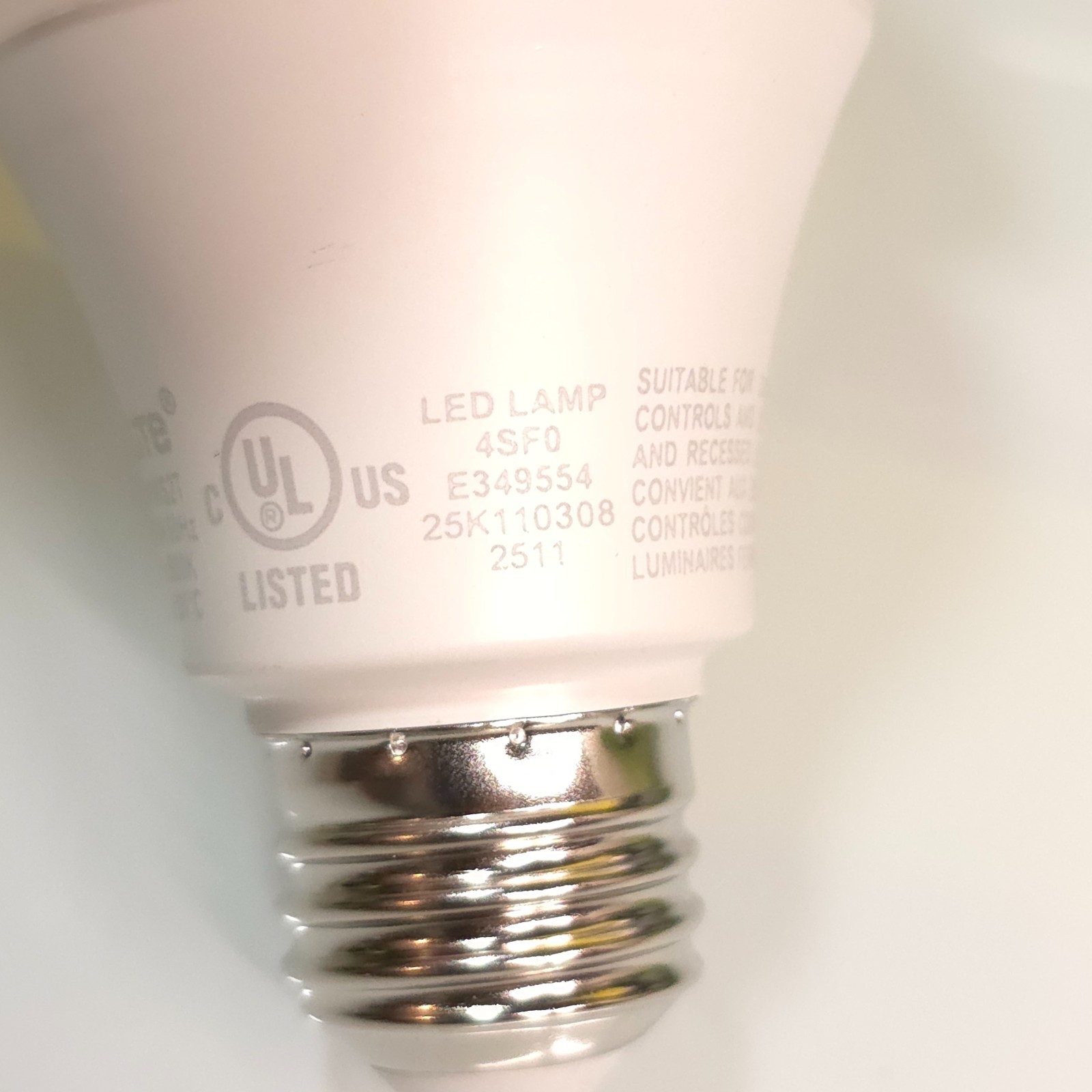 12 Pack Maxlite 75 Watt Equivalent 10W LED Bulbs A19 Cool Daylight 5000K Light