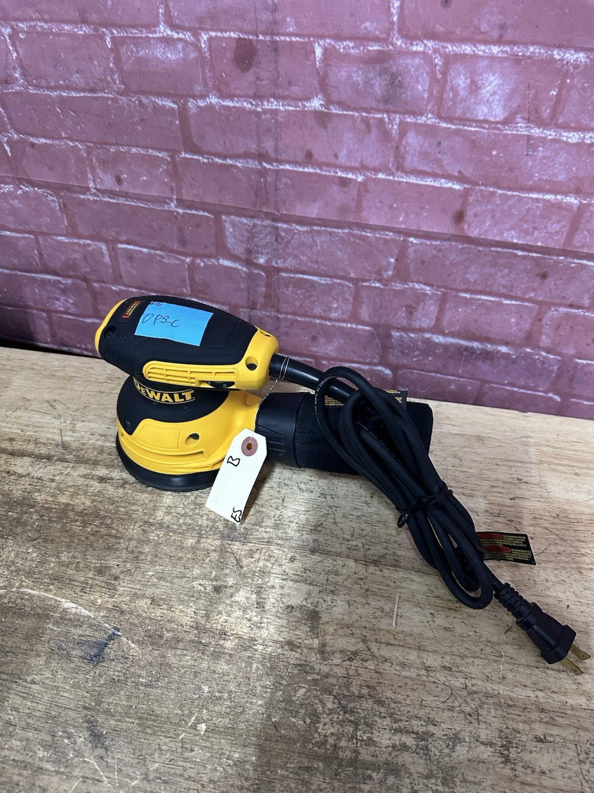 Dewalt DWE6423 5 inch Corded Variable Speed Random Orbit Sander (Used) DPS-C