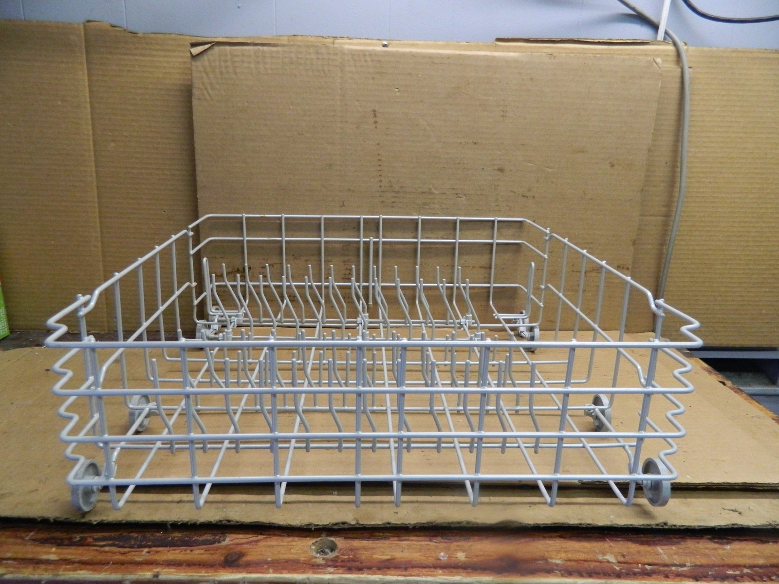 Frigidaire Dishwasher Lower Dishrack Assembly Part # 154432604 5304532969
