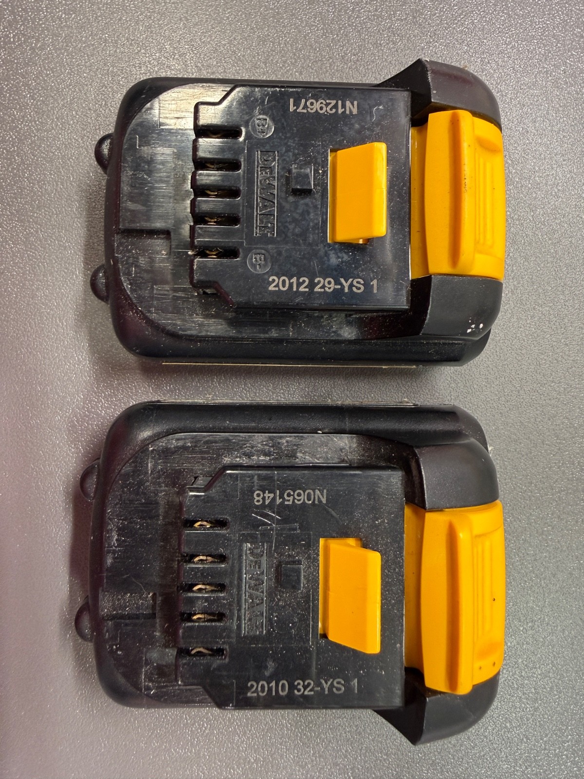2 DEWALT DCB120 12V MAX Lithium Ion Cordless Tool Battery