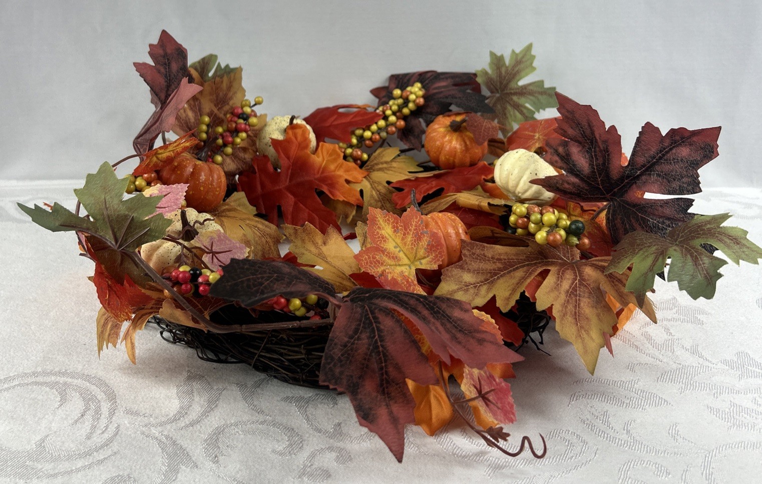 18” Artificial Autumn Maple Leaf & Berry Wreath – Fall Harvest Door Décor New