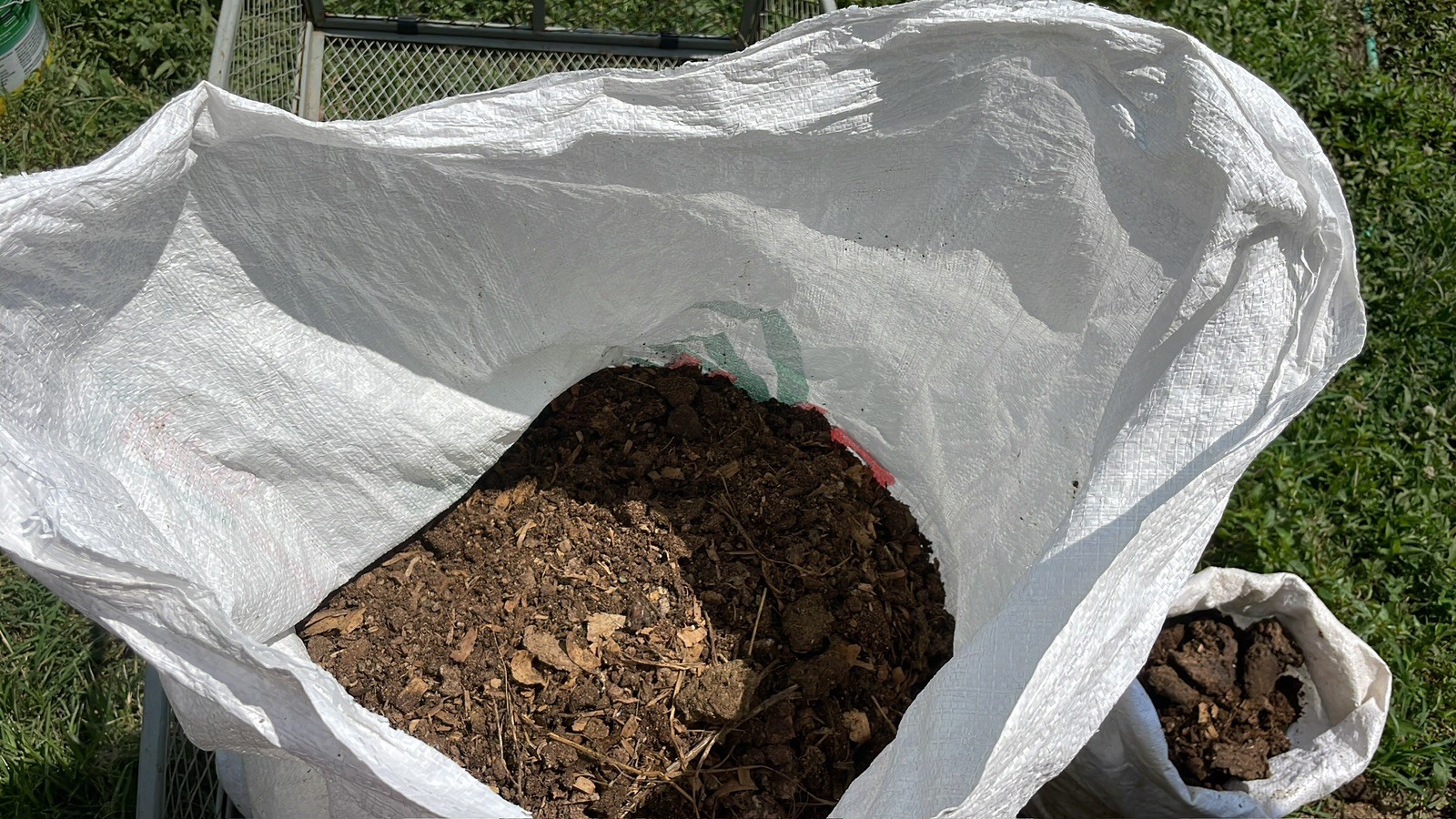 Organic Chicken Manure Fertilizer (nitrogen, potassium, phosphorus)