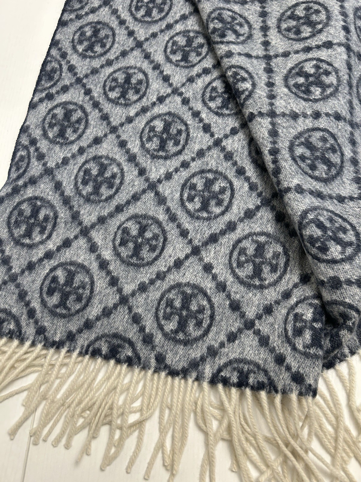 Tory Burch VIP Throw Blanket Navy 70′ x 50′ Reversible Logo 100% Wool