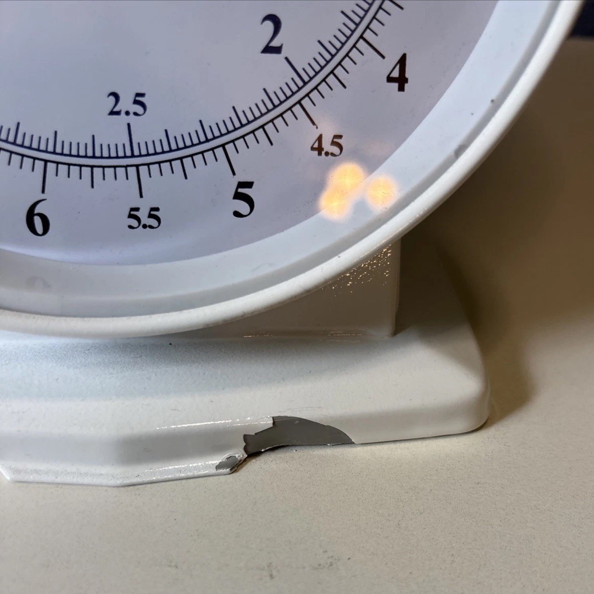 White Mechanical Analog Kitchen Scale, 11 lb (5 kg) Max. Ashland New Msrp $89.99