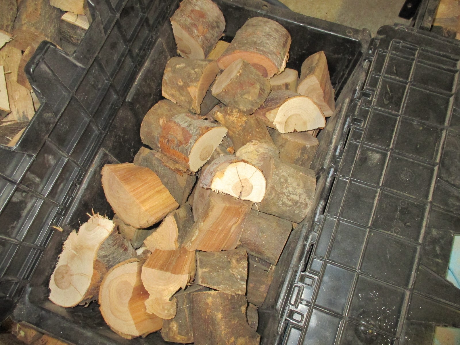 Seasoned Apple Wood Chunks for Grilling Smoking Barbecue Competition Size