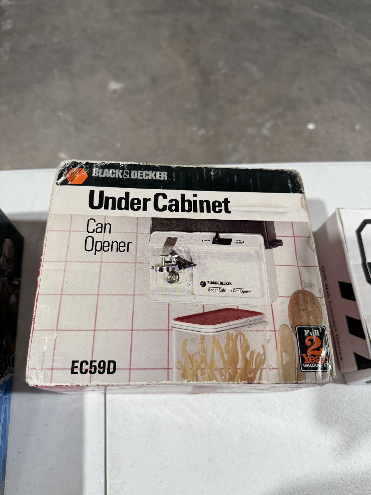 Black + Decker EC59D Electric Can Opener – White