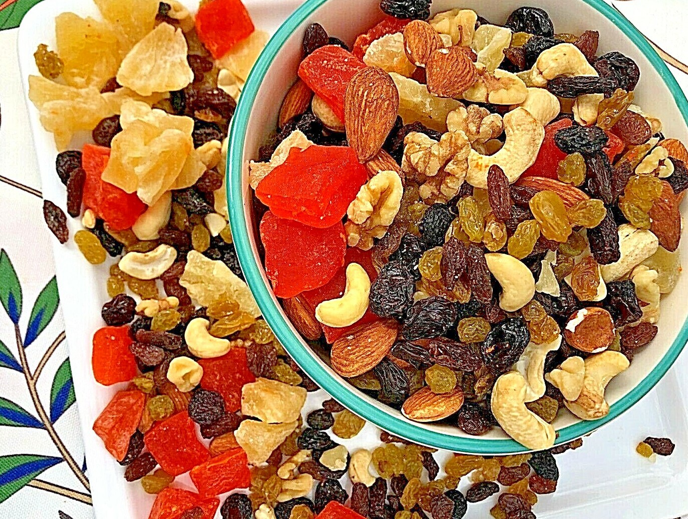 Trail Mix Pineapple, Papaya Chunk, Black, Golden Raisins Almonds Cashews Walnuts