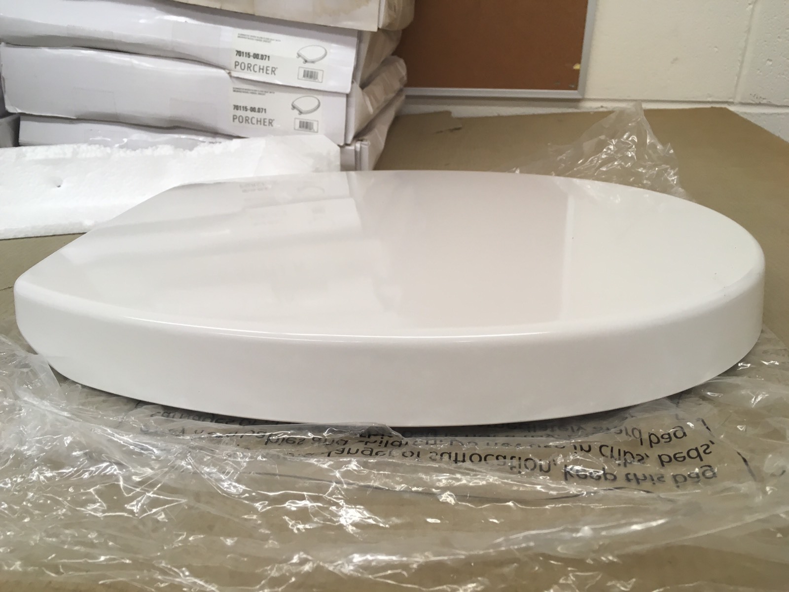 Porcher 71320-00.001 Round Front Slow Close Toilet Seat – WHITE