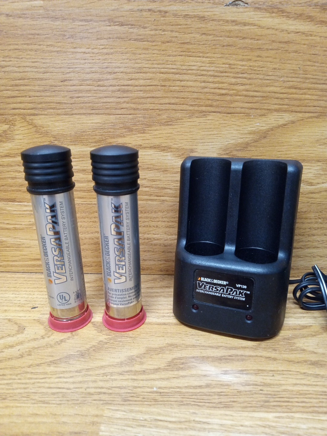 2 Black & Decker Authentic VersaPak VP100 type 2 Battery & B&D VP130 Charger LOT