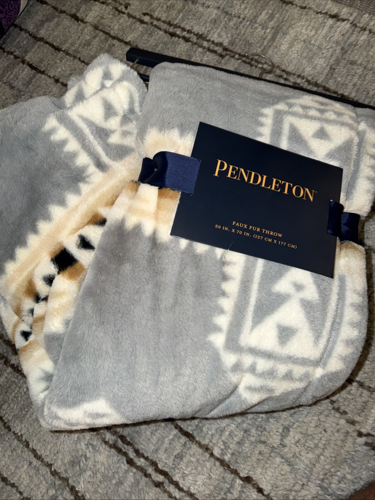1 Pendleton CROSSROADS Double Sided FAUX FUR Throw Blanket Southwest 50×70 Grey