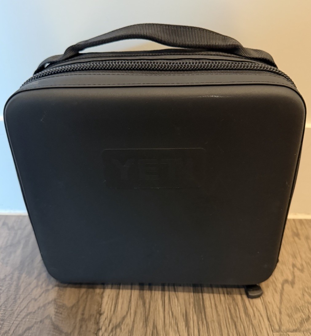 YETI Daytrip Insulated Lunch Box With Handle 3L Charcoal Zipper Lid Small