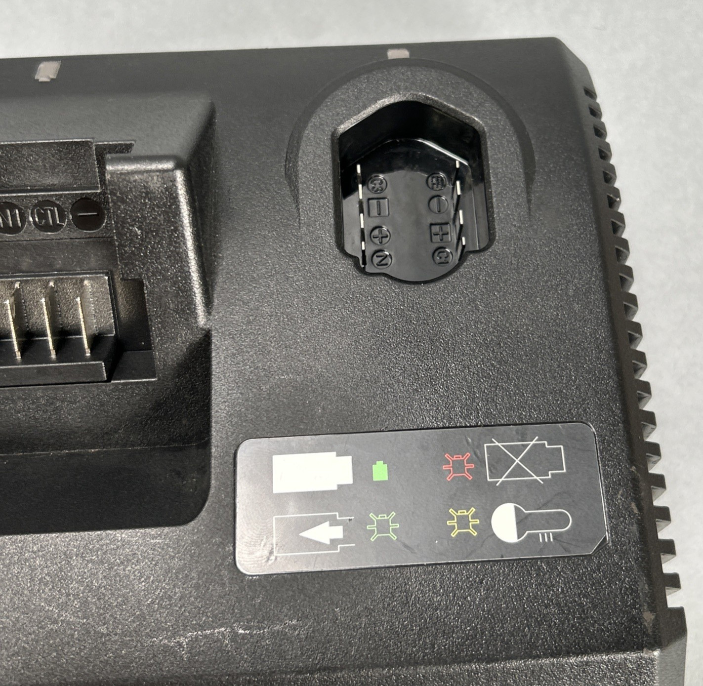 Snap-On Tools CT9075 18V MonsterLithium 1/2” Drive Brushless Impact Wrench Kit