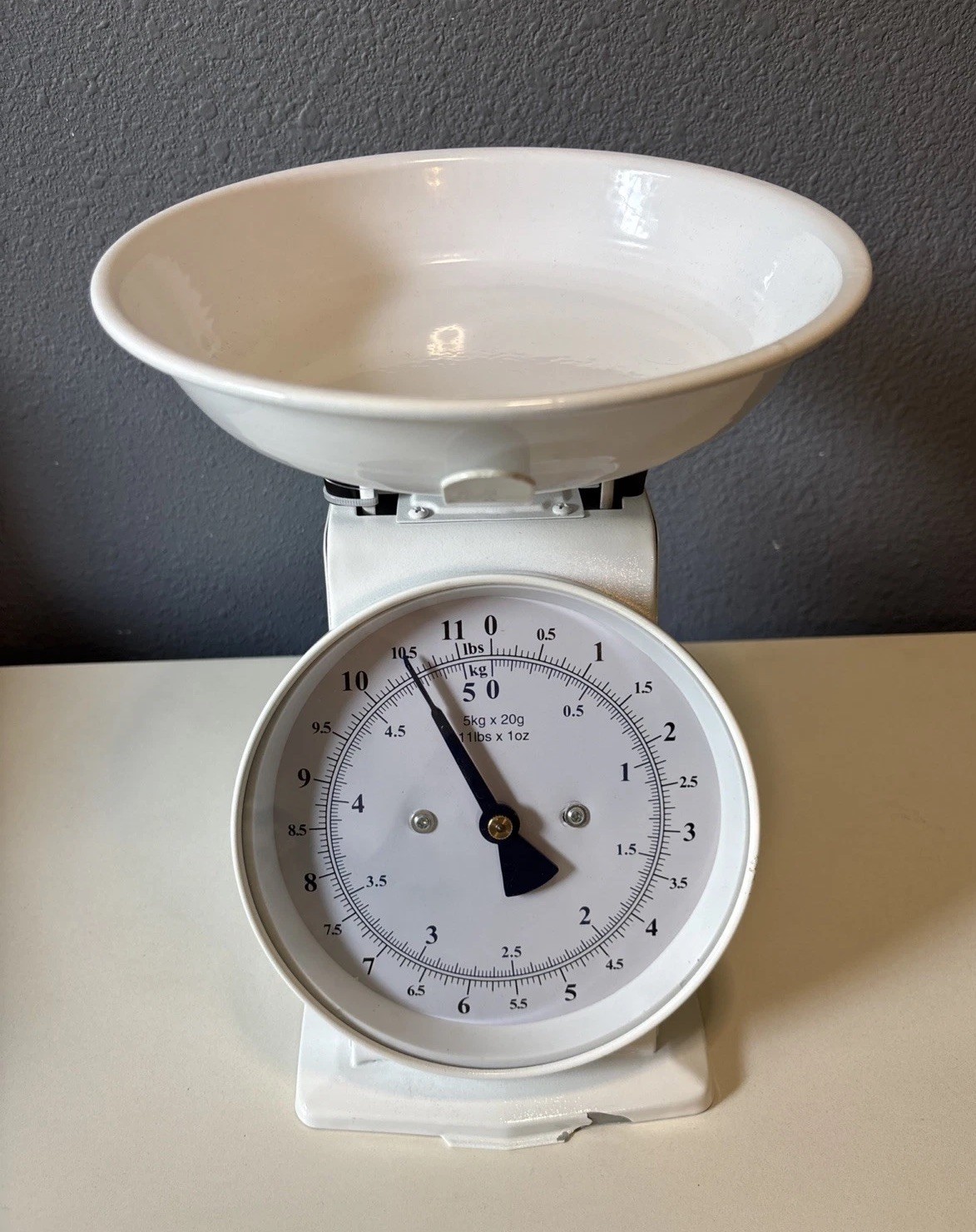 White Mechanical Analog Kitchen Scale, 11 lb (5 kg) Max. Ashland New Msrp $89.99