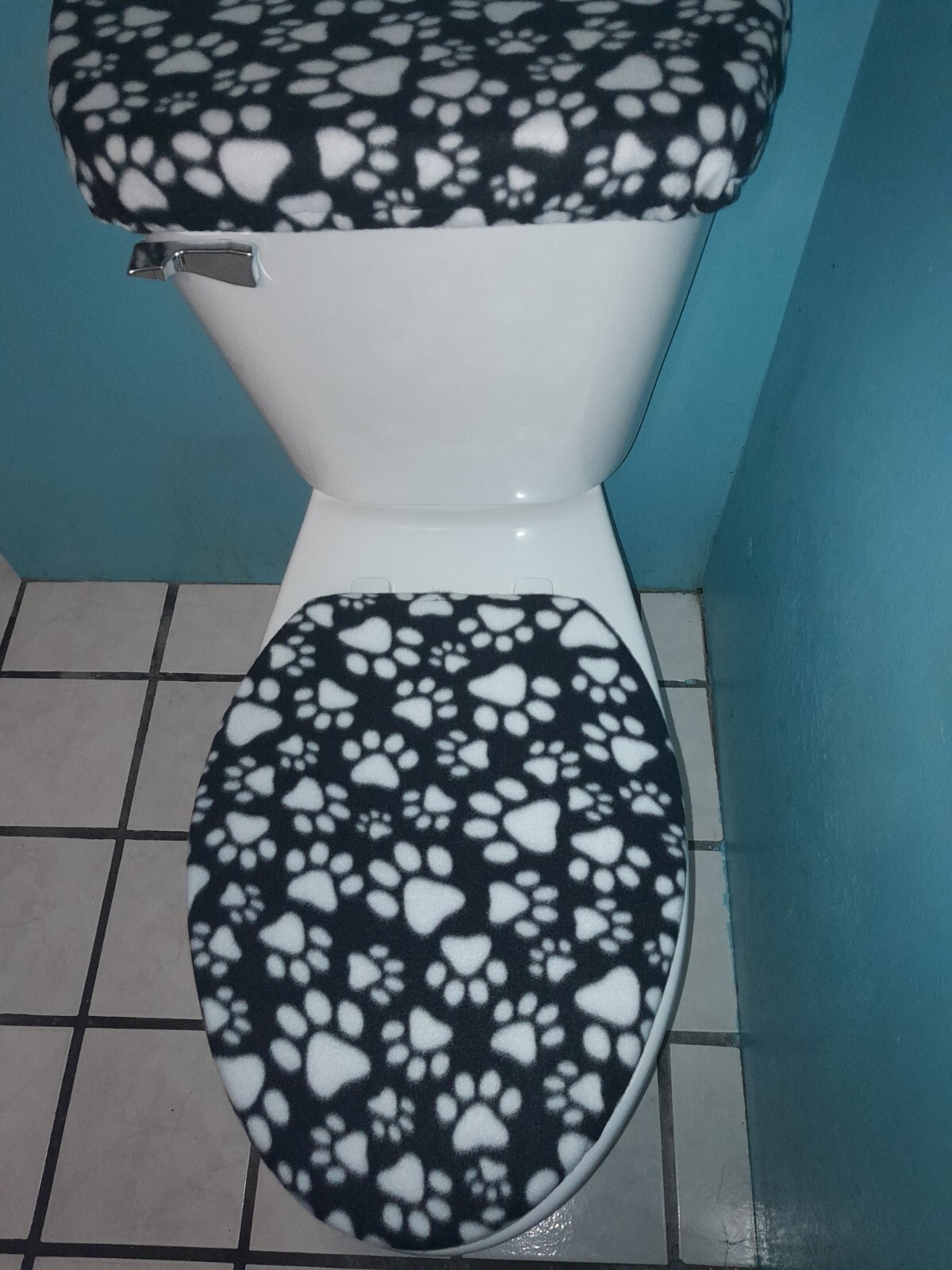 BLACK & WHITE PAWS FLEECE TOILET SEAT LID & TANK TOP COVER SET