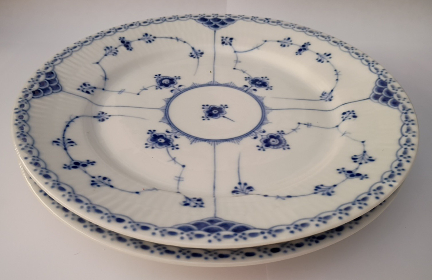set 2 Royal Copenhagen 578 Blue fluted Half Lace dining plate 875 G2U