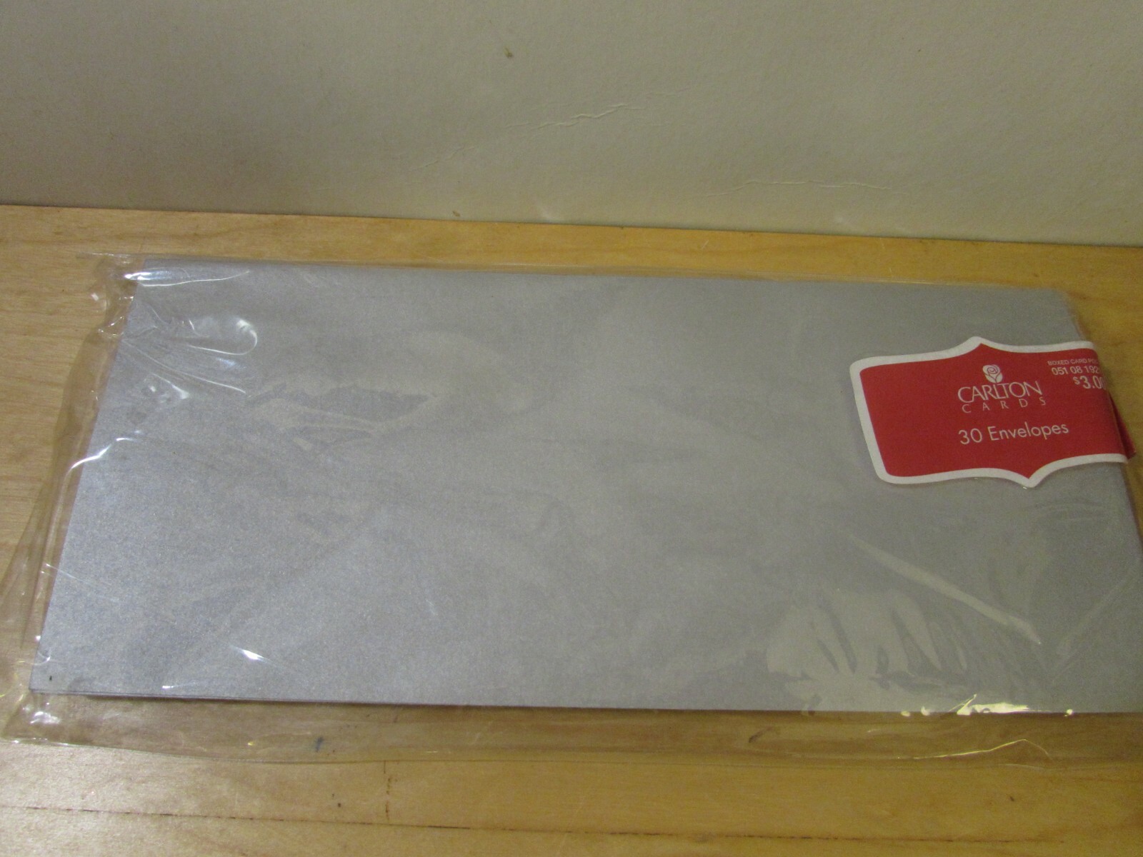 New ! 30 Carlton Holiday silver Envelope Dimensions: 9.750L x 4.750W free ship