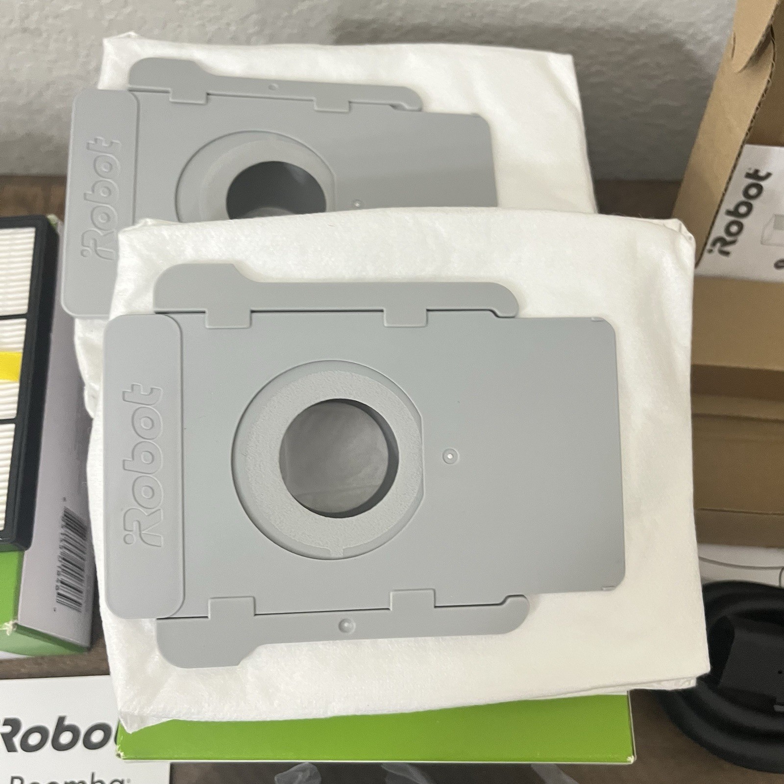 iRobot Roomba i3 Replenish Items: Brushes, Dust Filters, Power Plug, Bags,
