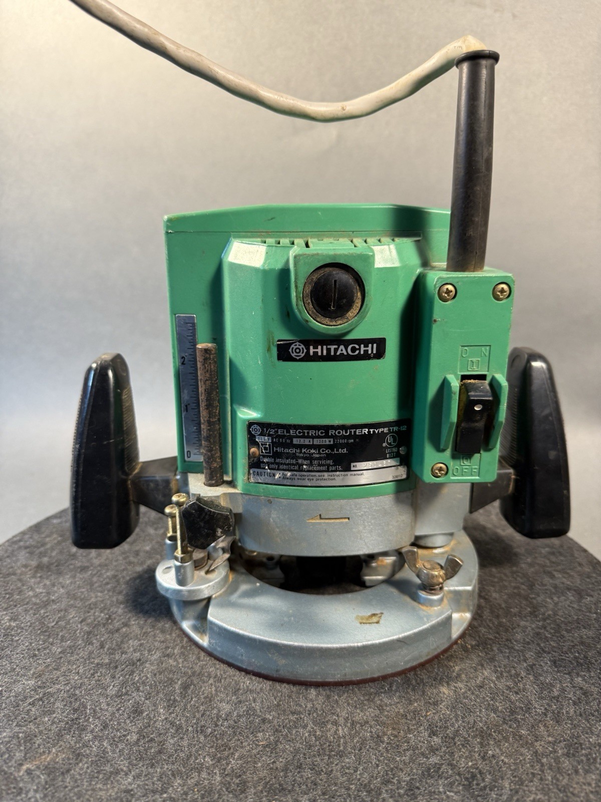 HITACHI 1/2″ Collet ELECTRIC PLUNGE ROUTER TR-12. 3hp 12.2 amp 115V