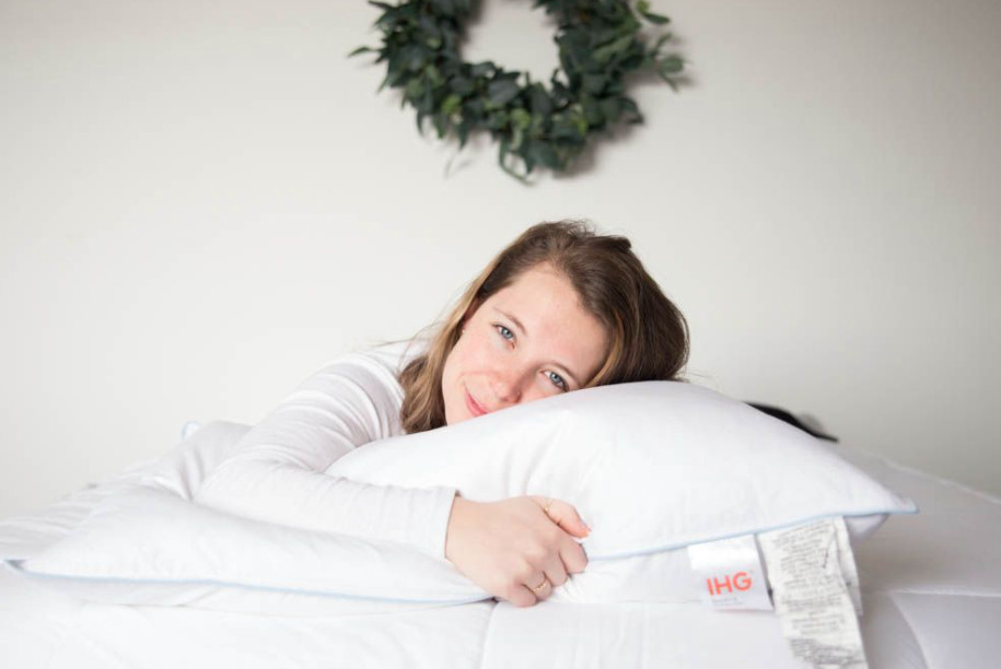 Holiday Inn Regular Shape Soft Down Alternative Pillow-Customer Return Clearance