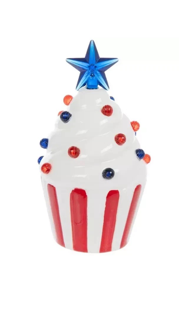 ❤️🤍💙NWT Light Up Ceramic Americana Cupcake Set