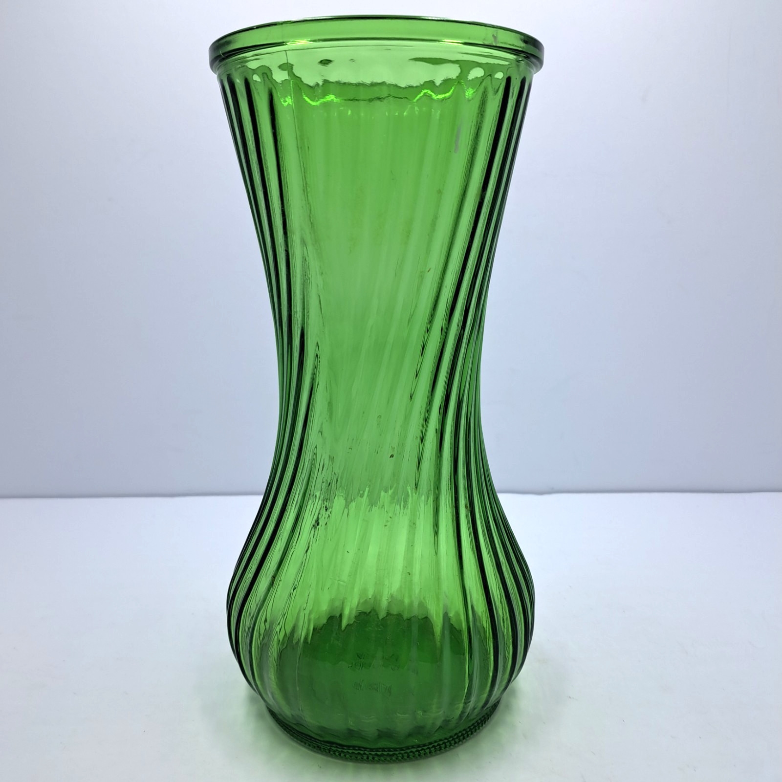 Hoosier Glass Green Vase 4091 9.75 in Tall Swirl Vintage Ribbed Emerald Retro