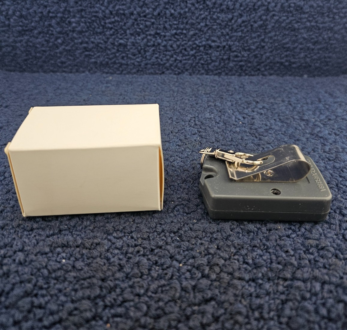Single Button Entry Transmitter Gate Garage Opener FCC ID: X4R318A
