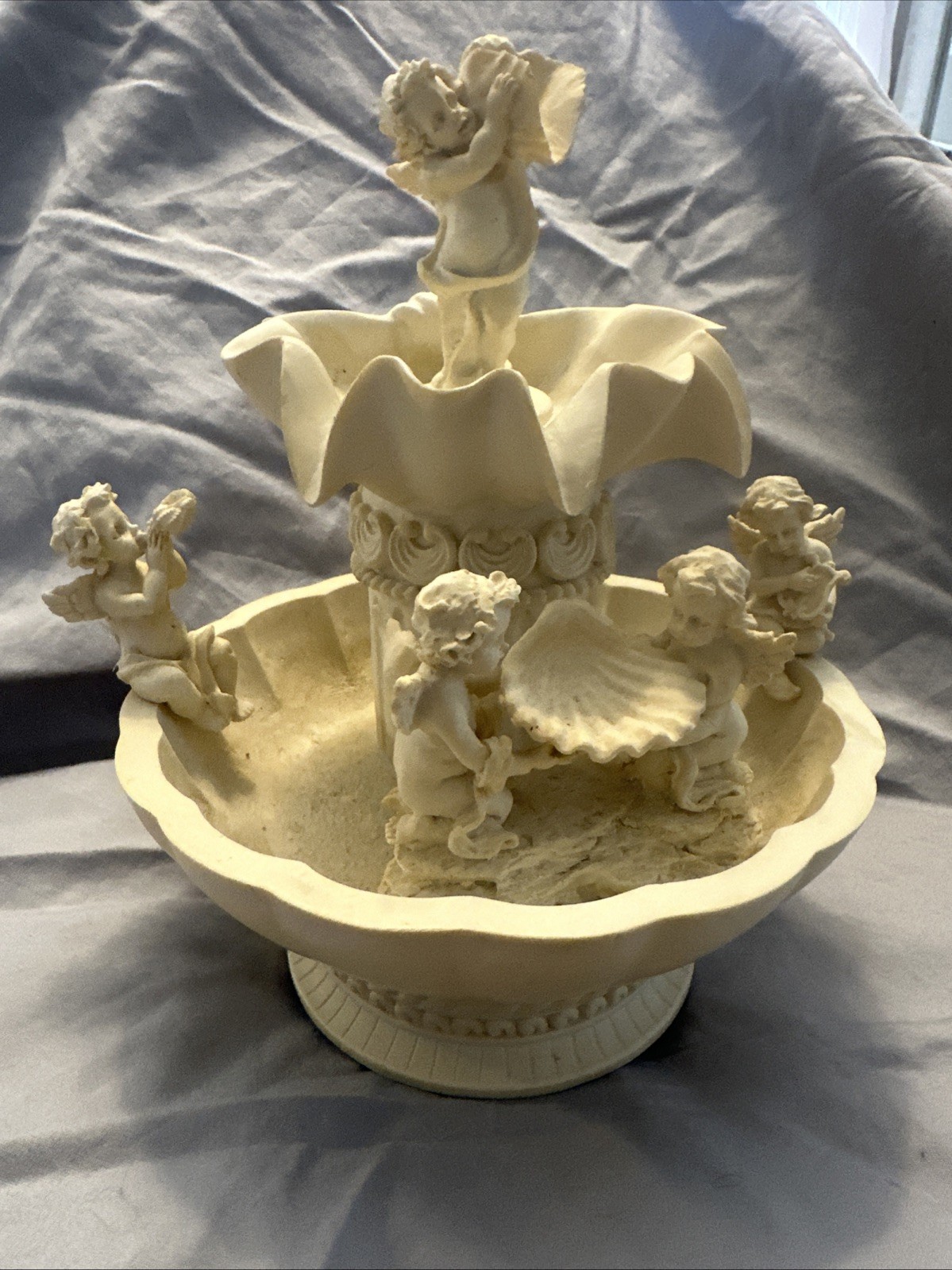 Rare 2002 NIB Avon Roman Style Classical Tabletop Cherub Fountain-Battery. B2