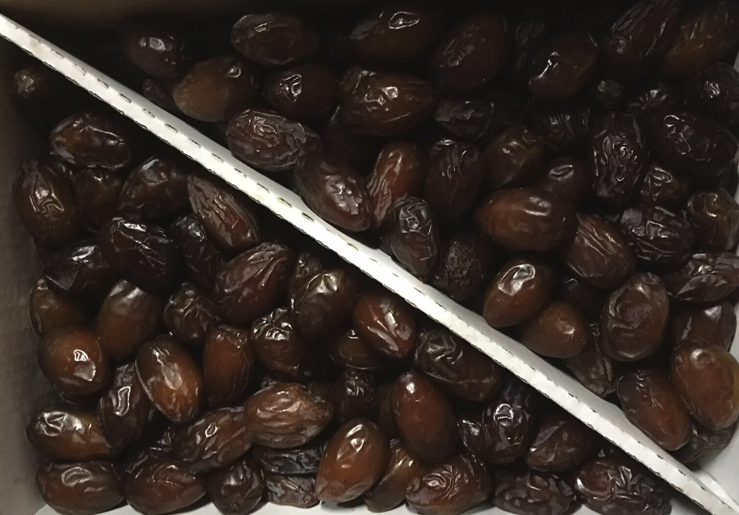11LB—MEDJOOL DATES-VERY-SOFT (RUTOB). CALIFORNIA FRESH . FREE FAST SHIPPING.