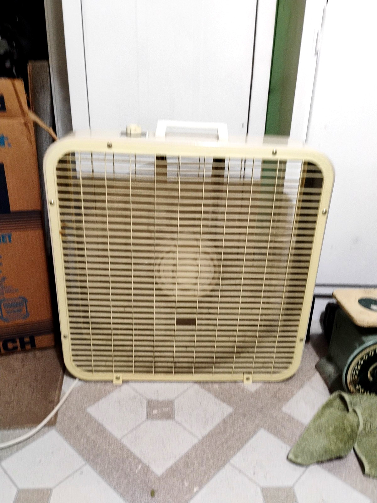 Box Fan Vintage Lakewood 20″ MCM Kmart Metal 3rd Gen Plastic D Blade 3 Speed
