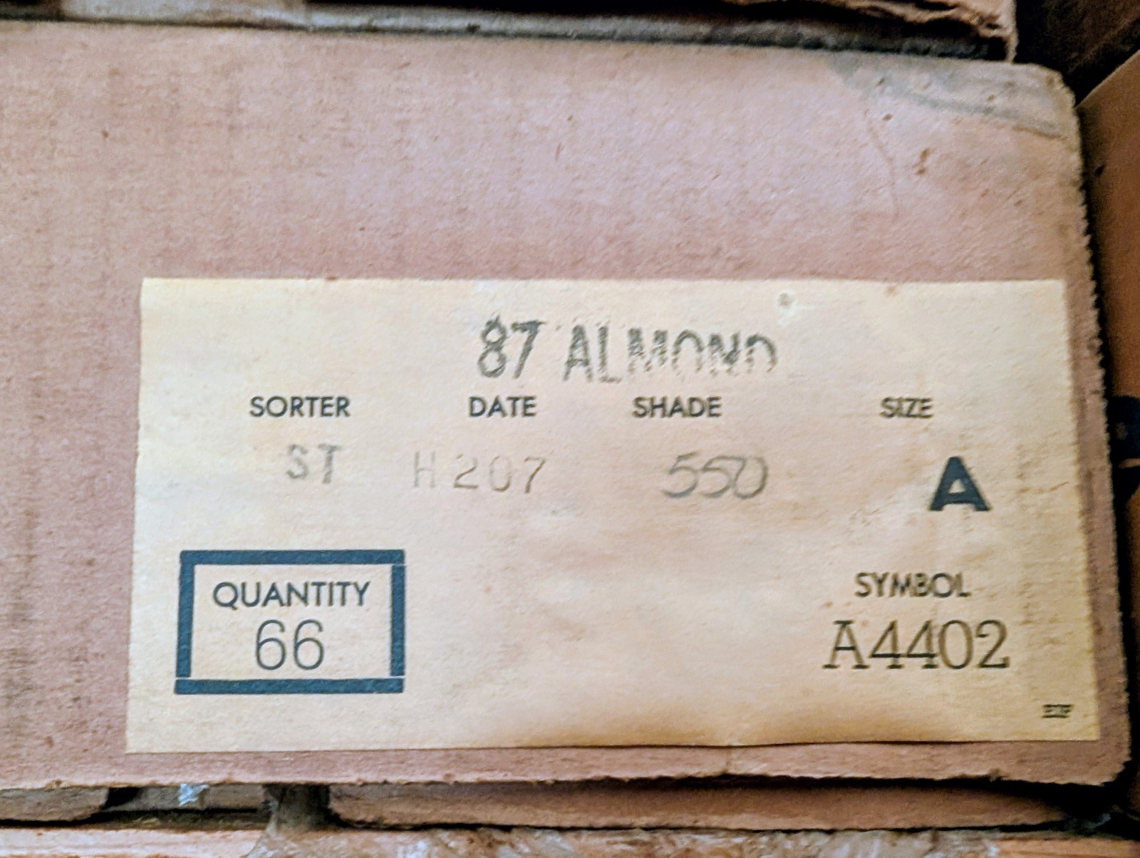 2 pcs American Olean Ceramic Tile Mud 4 1/4″ Bullnose A4402 Matte Almond #87 USA